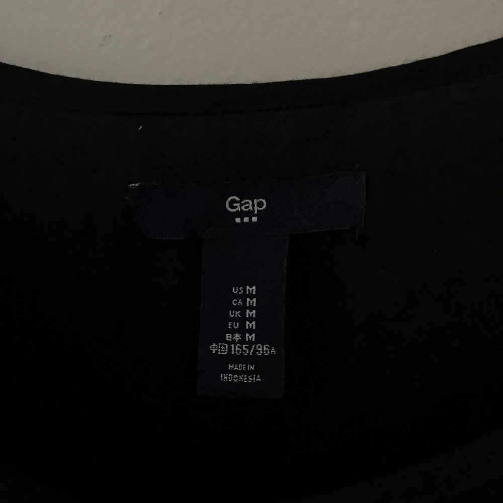 Gap Black Cold Shoulder Adjustable Strap Crop Top - image 4